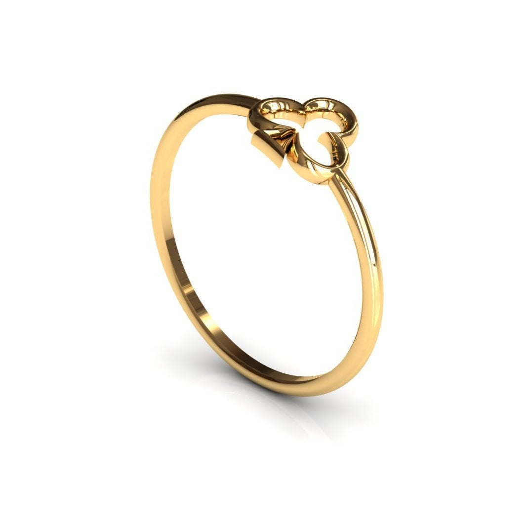 Queen of Clubs gold ring lifestyle shot