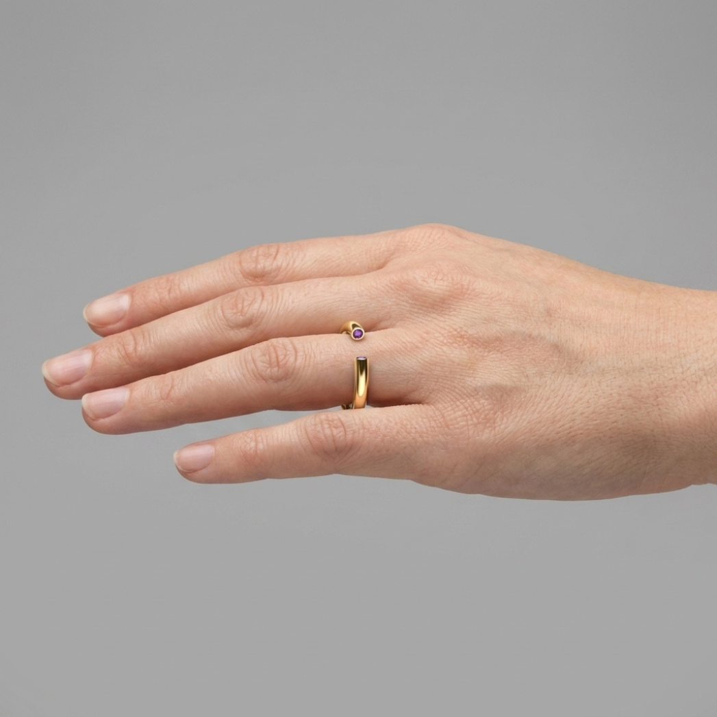 Vampa Dona Morado ring, adjustable open back detail